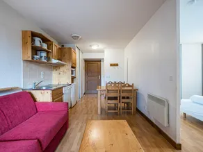 Large 8-Person Apartment in Giez - Image 5