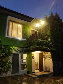 Rumah Lio - 5 Bedrooms + AC for Family & Friends - Image 3