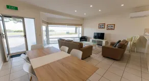 Beachport Caravan Park - Image 2