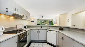 Park Cove Apartments - Image 5