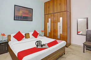 Hotel O Premium Stay Near Dlf Avenue Saket - Image 1