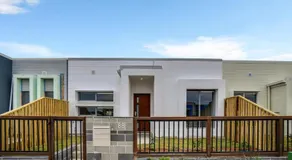 Modern Holiday Home Prime Birtinya Location Near Hospitals and Beaches - Image 3