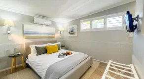 C'estÇa Cottage Modern Luxurious Sounds of the Sea - Image 2