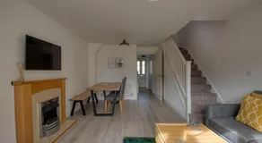 Peaceful terrace house with allocated parking bay - Pass the Keys - Image 3