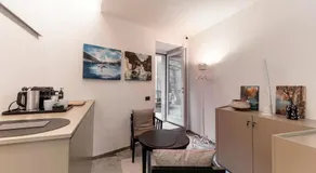 Home Holidays - by MyHomeInComo - Image 3