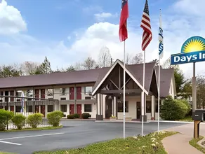 Knights Inn Cleveland GA - Image 2