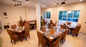 Tharusha Holiday Inn - Image 2