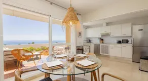 Modern beachside Penthouse with amazing sea views in Costabella, Marbella - Image 3