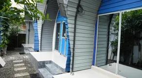 Airport A4 Transit Hub - Eco Chalets - FREE Airport Pick Up & Drop 24HRS - Image 3