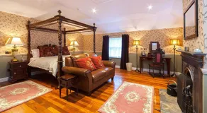 The George Hotel - Image 2