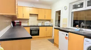 RF-Entire House-Central Scotland-Falkirk, Self-Check-in , Pet-friendly and with Parking - Image 3