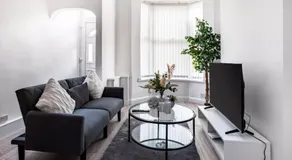 Cosy 2BR Home, Birkenhead near Liverpool - Image 2