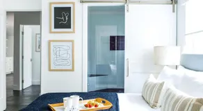O'neill I by Avantstay Coastal Paradise Steps From Beach Modern Decor - Image 2