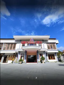 Crystal City Hotel - Image 1