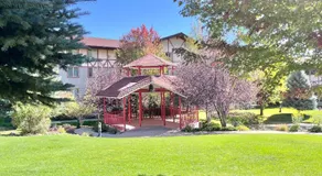 Comfortable Double Queen Suite Near Park City & Ballerina Farms #1055 - Image 4