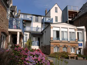 Apartment in Tregastel near the Beach - Image 4