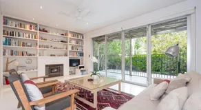 Retro Beach House at Pearl Beach - Image 2