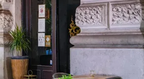 Andrassy Thai Hotel - Image 2