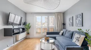 Cozy, Private Parking and Office with Screen 74 m2 - Image 2
