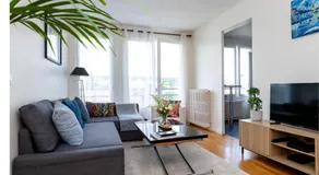 Le Belvédère T2 avec balcon et parking, gare à 50 m - Image 2