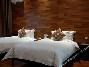 Dongjiang Lake No.1 Courtyard Tea Culture Theme Hotel - Image 2