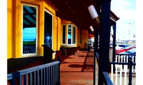 New Oceans Hotel - Image 3