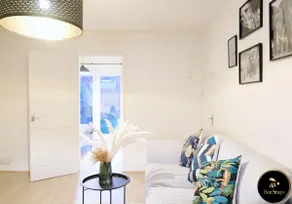 Bee Stays - Maliston House - Image 4