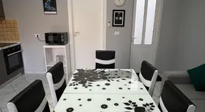 Zeus Guest House - Image 2