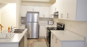 Upscale 3BR Getaway - Close to Niagara Falls - Image 5
