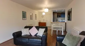 Spacious 2BR Apartment Only 15 Minutes to City - Image 2