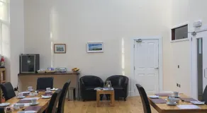 Grammar Lodge Guest House - Image 4