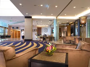 85 Sky Tower Hotel - Image 3