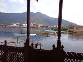 Alif Laila Group of Houseboat - Image 3