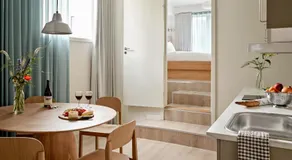Flora Apartment Hotel - Image 2