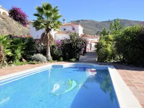 Comfortable luxury villa with private swimming pool - Image 2