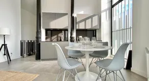 Charming Urban La Latina - Image 2
