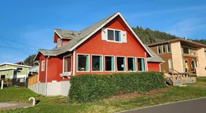 Ocean Front 5 BR Home! Yachats, Walk to Everything! Dog Friendly! - Image 5