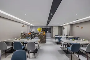 Home Inn Style Golden Nanjing Jiangpu Longhua Road Metro Station - Image 3