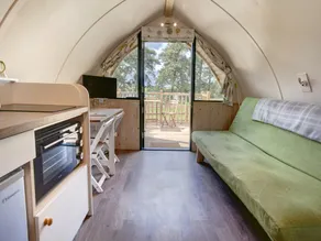 Pet-friendly Lakeside Cabin. - Image 2