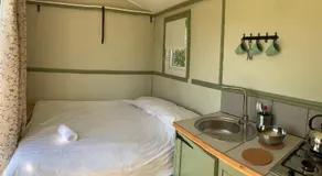 Apple Tree Hut - Image 4