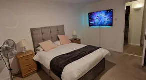 Riverthames view Canary wharf apartment - Image 2