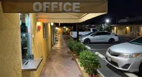 El Rey Inn - LAX - Image 2