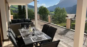 Large 3 bed apartment with mountain views, pool and gym - Image 2