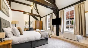 The George Inn - Image 2