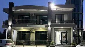 L&A Luxury Apartments - Image 2