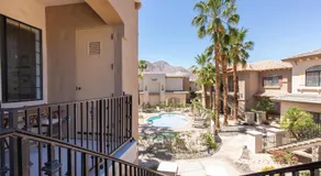 Designer Condo 2 beds Sleeps 4 Dogs welcome! - Image 3