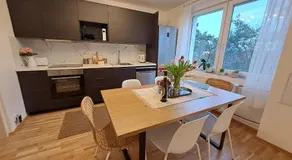Apartmánový dům se zahradou v klidné části Prahy - Image 3