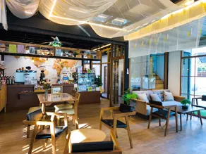Moon in 9 haus Cafe & Villas - Image 5