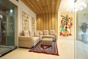 Kumaran Grand - Luxury Rooms - Image 2