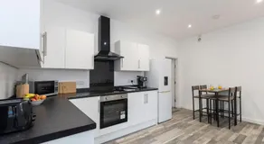 3BR Durham Contractors Long Stay Deals - Image 5